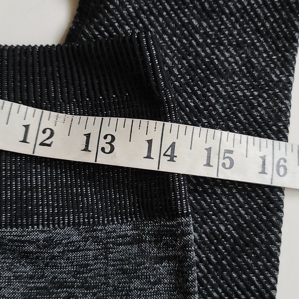 Fabletics Seamless Leggings Size Large - image 7